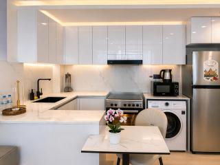 RBE Vacation Homes-Enjoy Marina View- Binghatti Corner - 2
