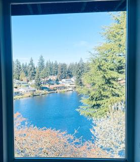 Lakeside Retreat - 5