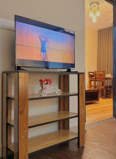 Iraaya Stays - Premium & Peaceful 2BHK - Near Iskcon& Prem Mandir - 2