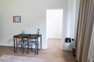 Private Rooms in Shared 7BR Aprt, with WiFi near City Center - 1