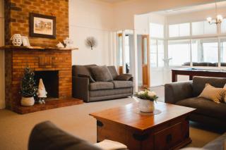 Riverfront Retreat Sussex House Park - 8