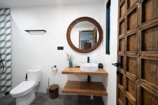 Villa Solu 3BR Med Escape Pool & Sunset Views - 8