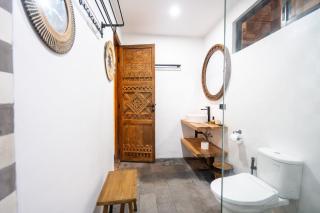 Villa Solu 3BR Med Escape Pool & Sunset Views - 4