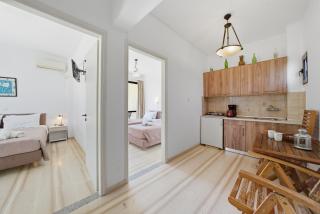 Alexandra Apartment 1 - 6