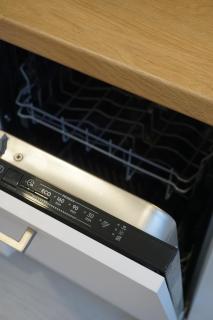 Kaiju Apartment 15 - 9