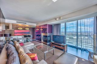 Gorgeous 2 Bedrooms 33rd floor w Balcony - 4