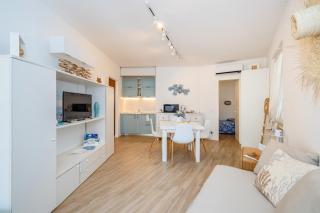 Isabel Beach and Bike - 2