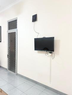 Large 4BR White House in Bogor near Botanic Garden & Toll - 7