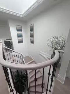 Luxury Renovated Master King Bedroom Private Bath - 0