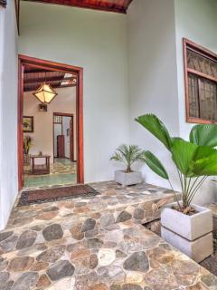 Villa 4 - Amazing 2 Bed Villa with Private Garden, Playa Chiquita - 3