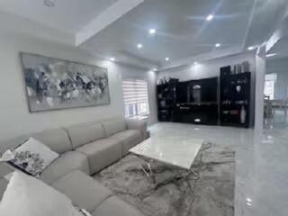 Luxury Renovated Master King Bedroom Private Bath - 3