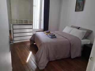 Beautiful 2-bedroom Apartment At La - 8