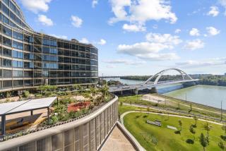 AC 2 room apartment with balcony, Eurovea Tower - 6