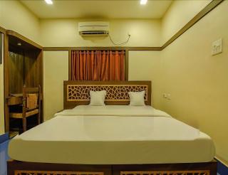 HOTEL SHIVALAYA, Near Tank 8 - 2