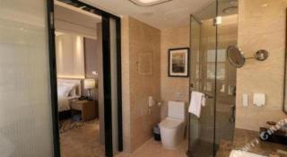 Clear Lake Hotel - 2