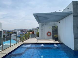 Sky Terrace w 2 rooms, kitchen, alfresco mini garden terrace pool near MRT - 9