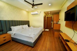 The Saffron Hotel - 8