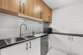 Art Residence - Luxury Coastal Stay in Hillarys - 3