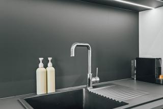 Coastal Noir - Modern Cottesloe Stay - 4