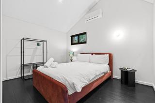 Coastal Noir - Modern Cottesloe Stay - 1