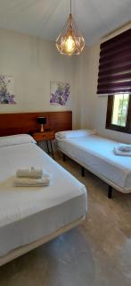 Apartamento de tres dormitorios muy espacioso con jardines y piscinas - Estepona - 3