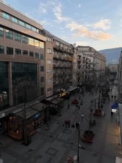 Skopje City Square View Apartment on Macedonia St - 5