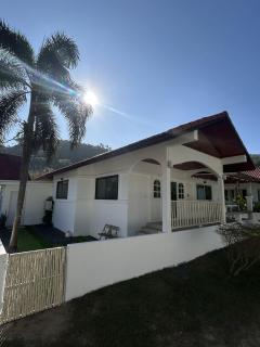 Villa Sunray - 3BR Beach Access Cozy House - 2