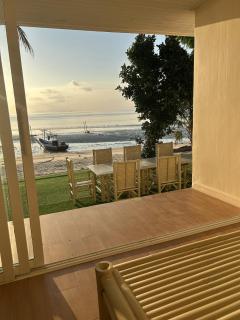 Villa Nalyn 3BR Beachfront House with Sunset View - 3