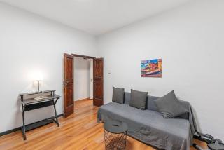 Historic Central Apartment - 8