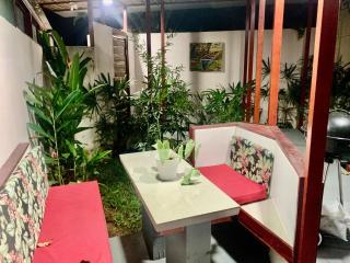 Uva Blue Villas - Pool House - AC, 3 Ensuite bedrooms, 8 guests, Koi Fish Pond - 6