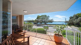 Seascape U1 Golden Beach Retreat with Ocean Views - 0