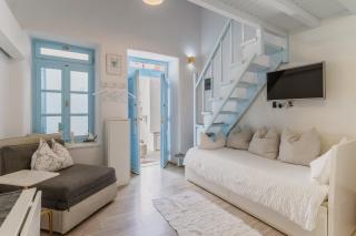 5-Bed Stylish Maisonette - 0