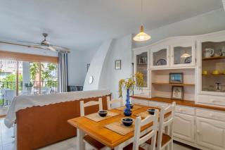 Casa en la playa con piscinas E - 2