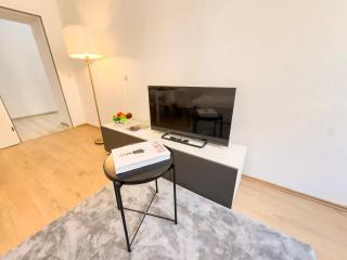 2 Bedroom Apartments, 18 Min to the City Center, Smart TV - 6