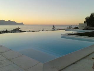 Beautiful View, Heated pool - 7