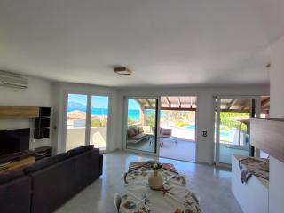 Beautiful View, Heated pool - 2