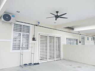 Cozy Terrace House Homestay UTEM Ayer Keroh Melaka - 1
