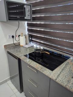 Comfortable Private Studio at Spintex Comm 18 with Netflix and Prime Video - 7