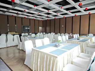 Tianmen Skyview Hotel-Best View of Tianmen Peak -English-Speaking Service-Travel Guide - Free Breakfast - Near Airport - 5