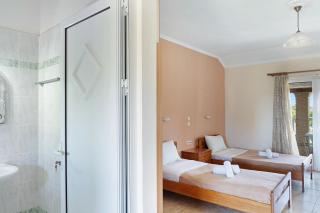 Sandy Maria studio 402 - 9