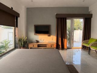 Kaashi Flora Whitehouse-9BHK - 7