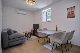 NEW! Adriatic Shell Apartments - 10 min Walk to Beach - 8