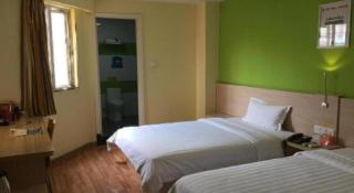 7 Days Inn Wuhan Hanzheng Street Shengli Road Metro Station - 9