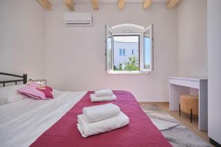 NEW! Adriatic Shell Apartments - 10 min Walk to Beach - 3