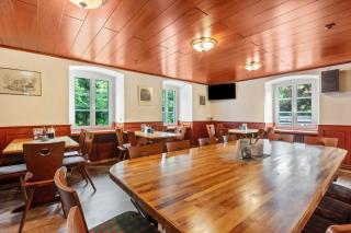 Gasthaus Hirschen Holl -  - 7