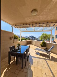 2BR Apartment with Sea View, Terrace&Free Parking near Beach - 7
