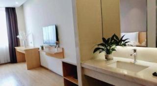 7 Days Premium Chongqing Longtou Temple North Railway Station Center - 2