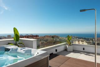 Penthouse Apt With Ocean View - 0