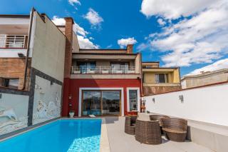 Tranquility Villa with Pool Private Garden & BBQ by PikHost - 3