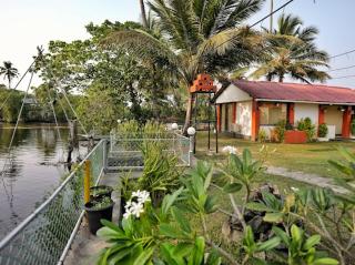 Kayaloram Retreat - Saffron - 5